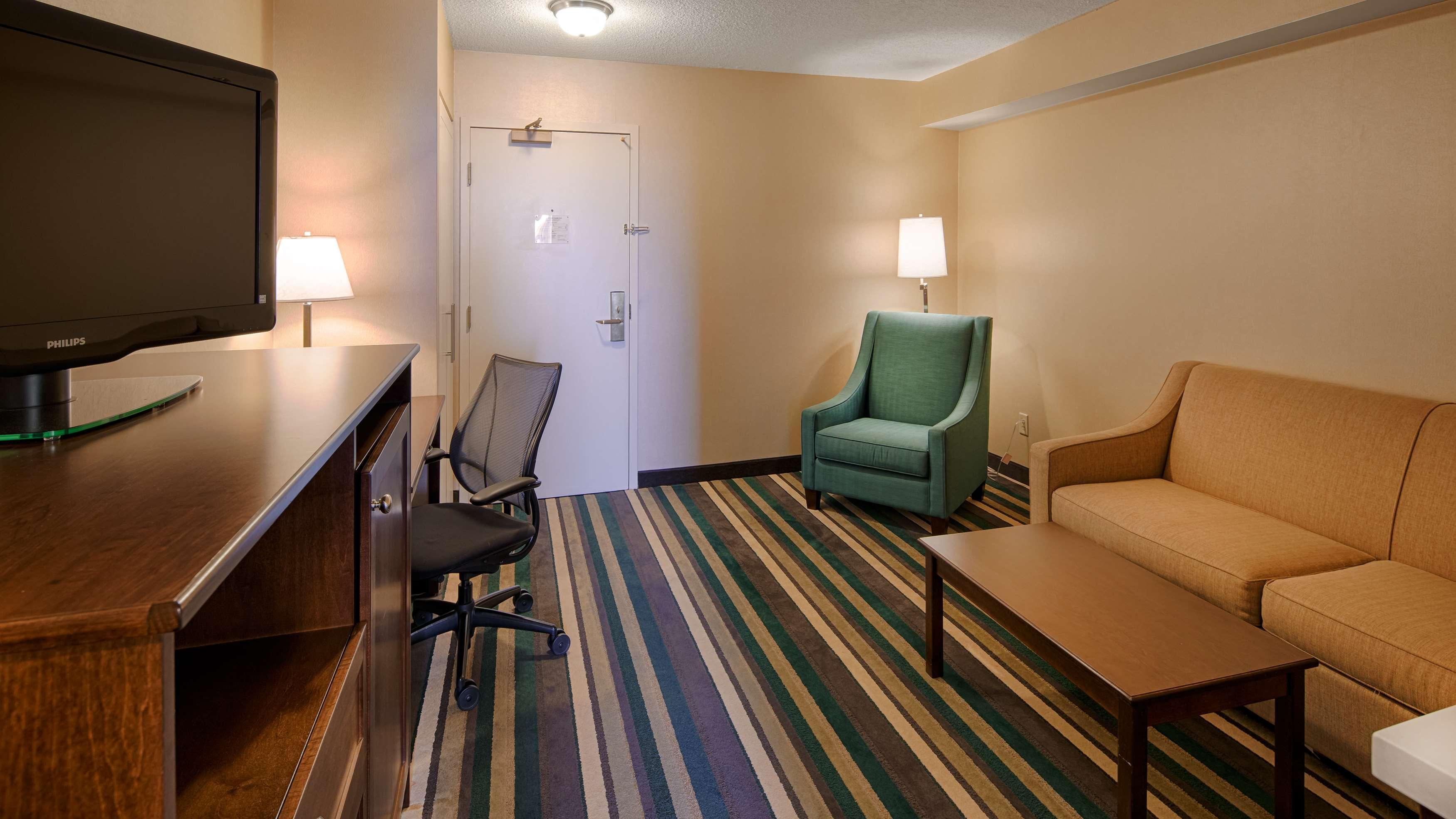 Best Western Plus Winnipeg Airport Hotel מראה חיצוני תמונה