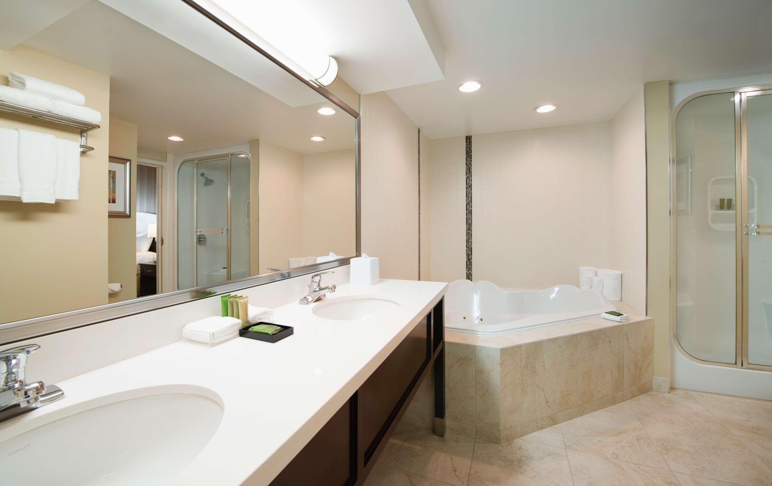 Best Western Plus Winnipeg Airport Hotel מראה חיצוני תמונה