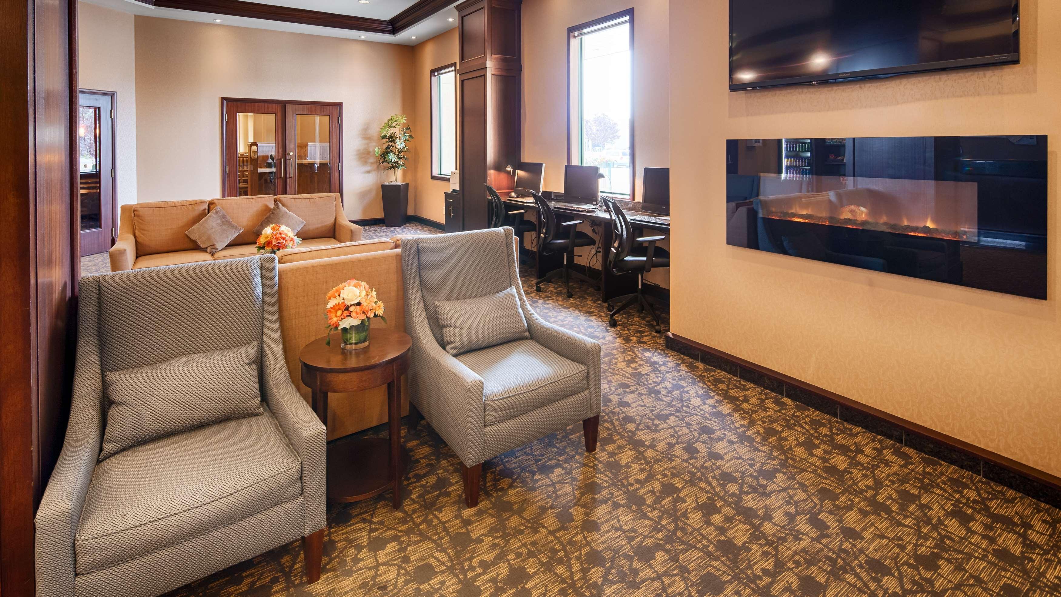Best Western Plus Winnipeg Airport Hotel מראה חיצוני תמונה