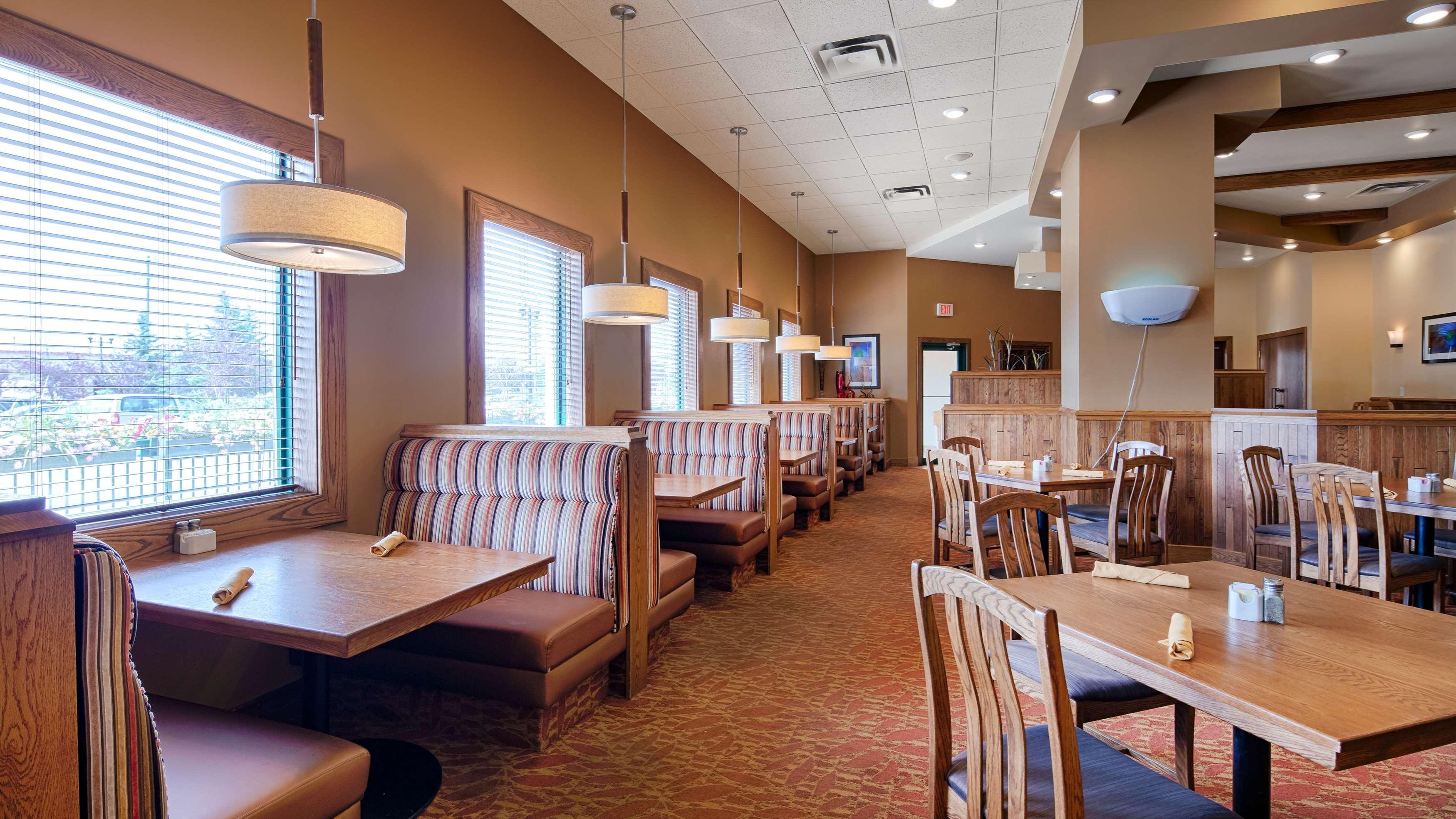 Best Western Plus Winnipeg Airport Hotel מראה חיצוני תמונה