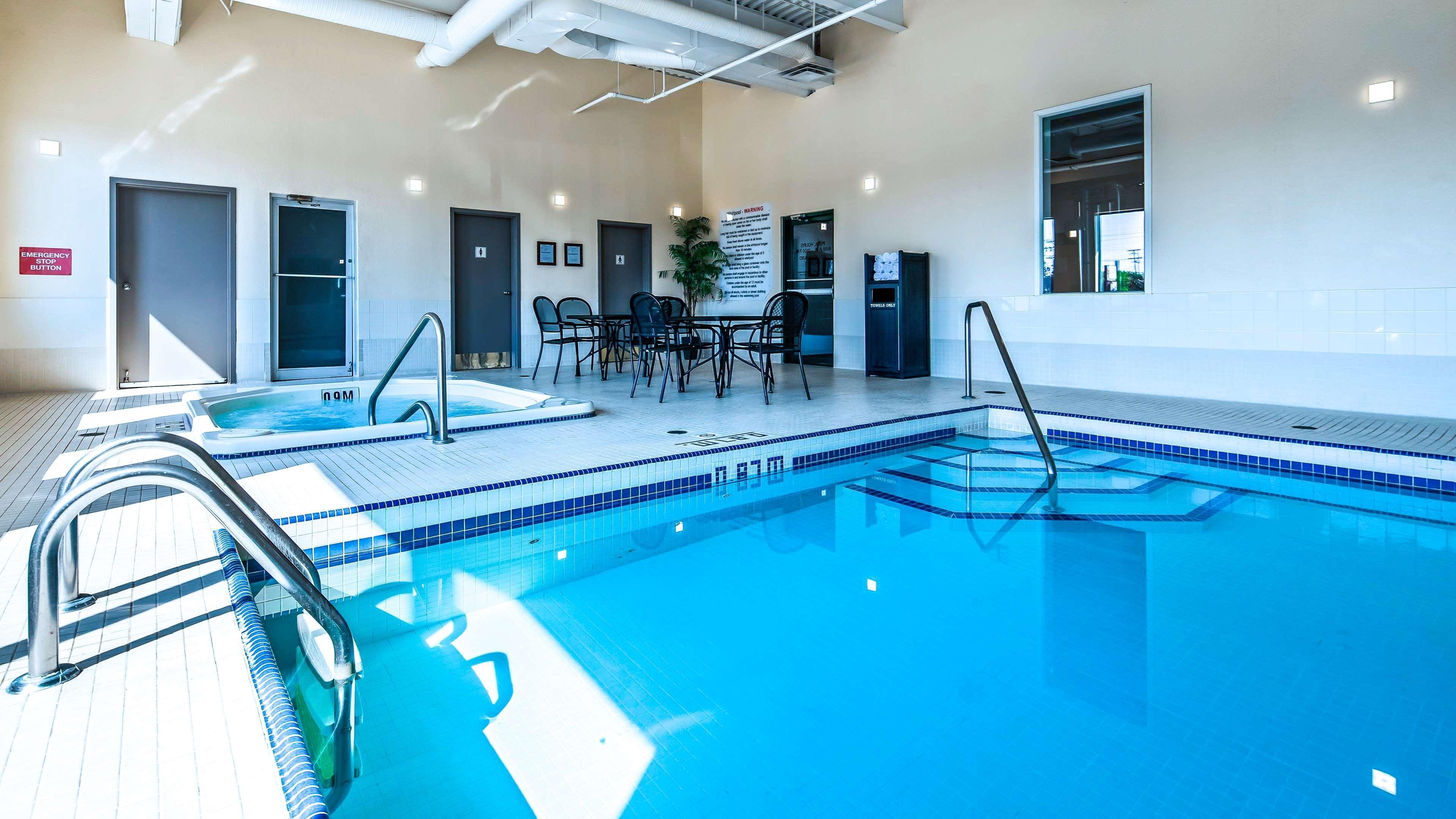Best Western Plus Winnipeg Airport Hotel מראה חיצוני תמונה
