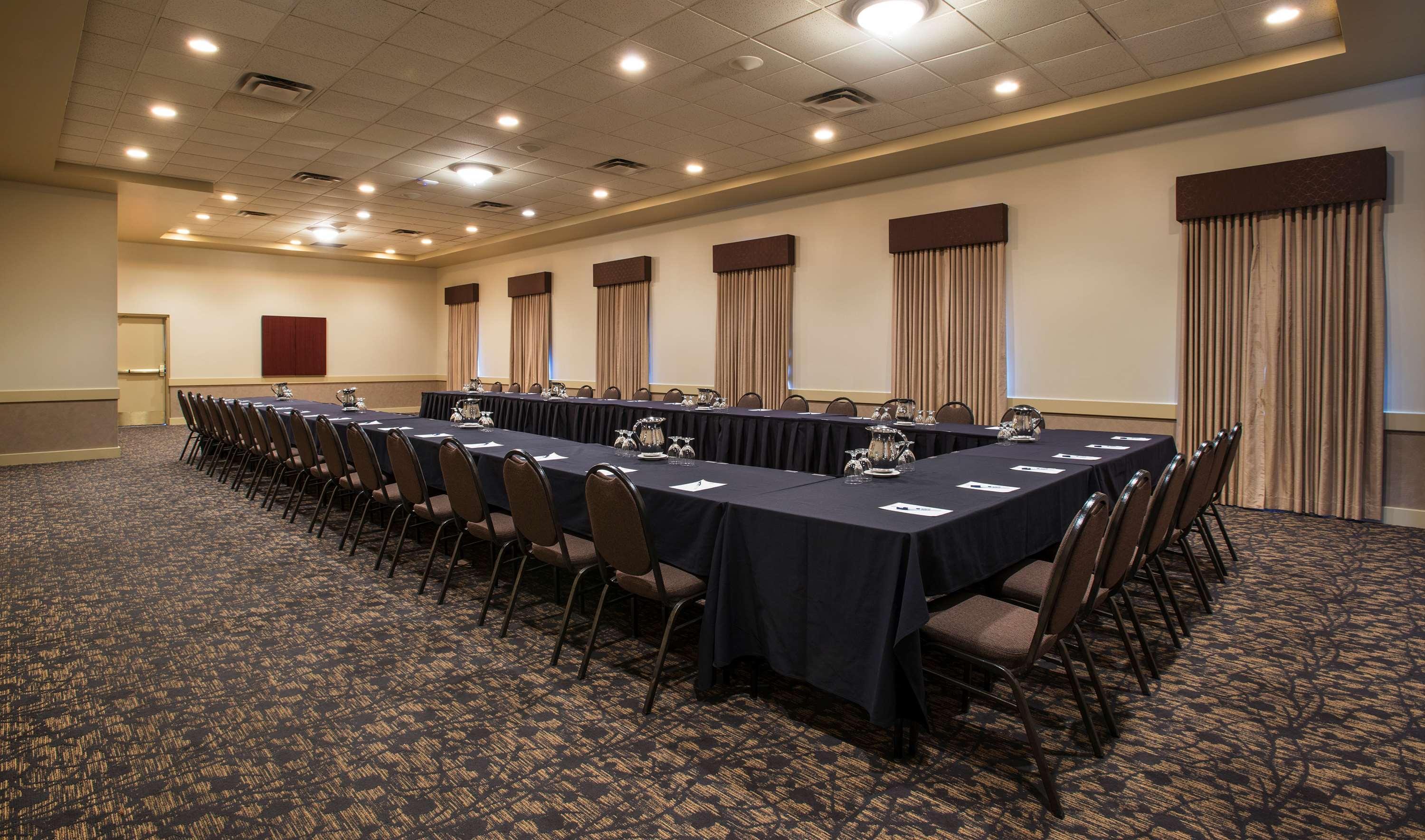 Best Western Plus Winnipeg Airport Hotel מראה חיצוני תמונה