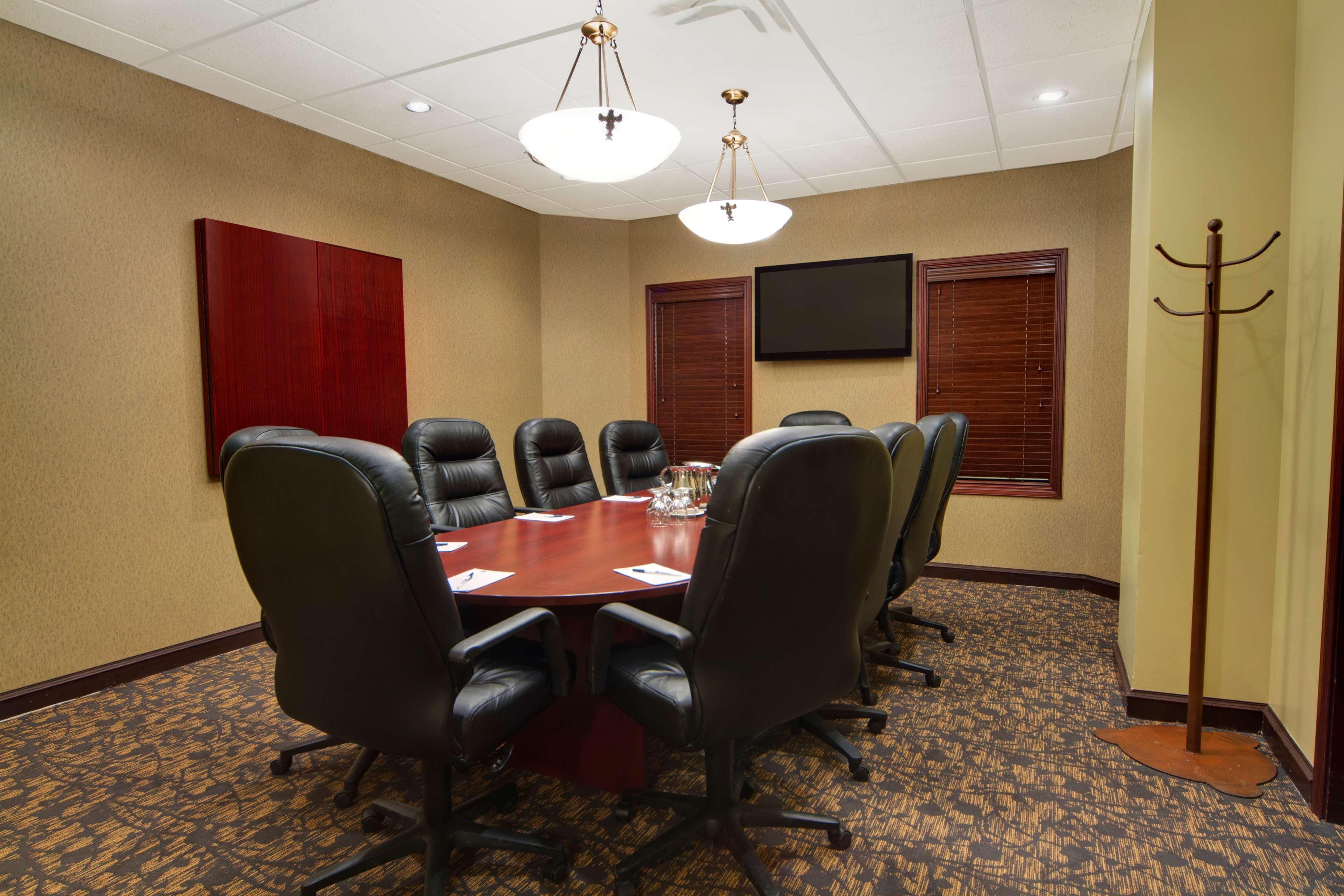 Best Western Plus Winnipeg Airport Hotel מראה חיצוני תמונה