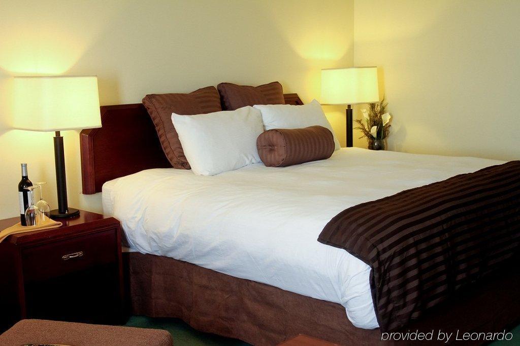 Best Western Plus Winnipeg Airport Hotel מראה חיצוני תמונה