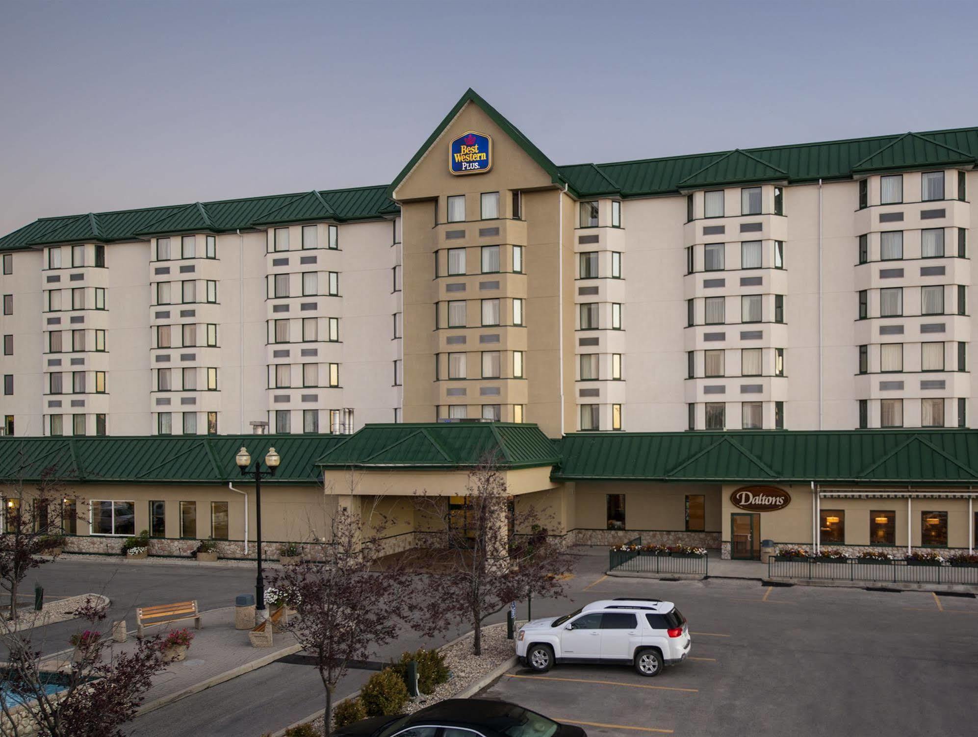 Best Western Plus Winnipeg Airport Hotel מראה חיצוני תמונה